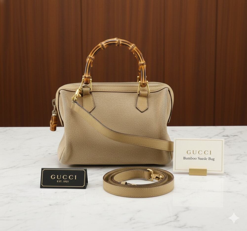 Authenticated Gucci Beige Suede Purse w/Bamboo Handle